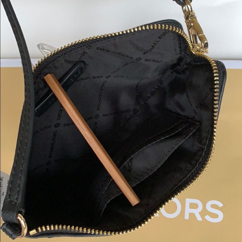 Michael Kors Jet Set Travel Lg Top Zip Wristlet - Picture 4 of 16